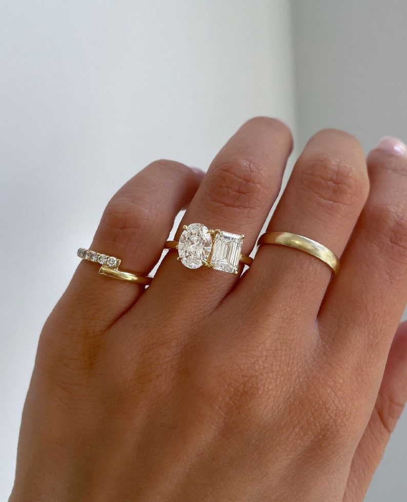 4ctw Ethical Luxury Toi et Moi Lab-Grown Diamond Ring – 2ct Oval & 2ct Emerald Cut