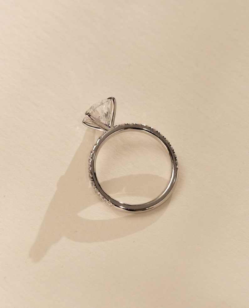 2.50ct Pear Shape Elegant Solitaire Lab-Grown Diamond Ring in White Gold – Minimalist Classic Band