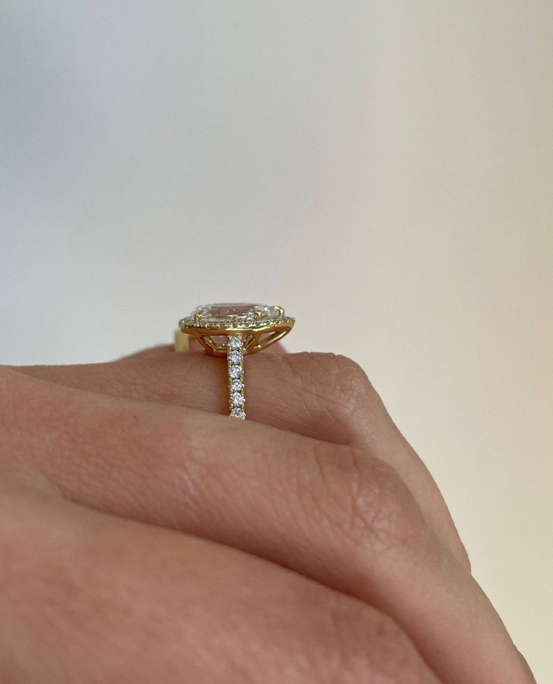2.50ct Lab-Grown Pear Cut Diamond Halo Engagement Ring in 14K Gold