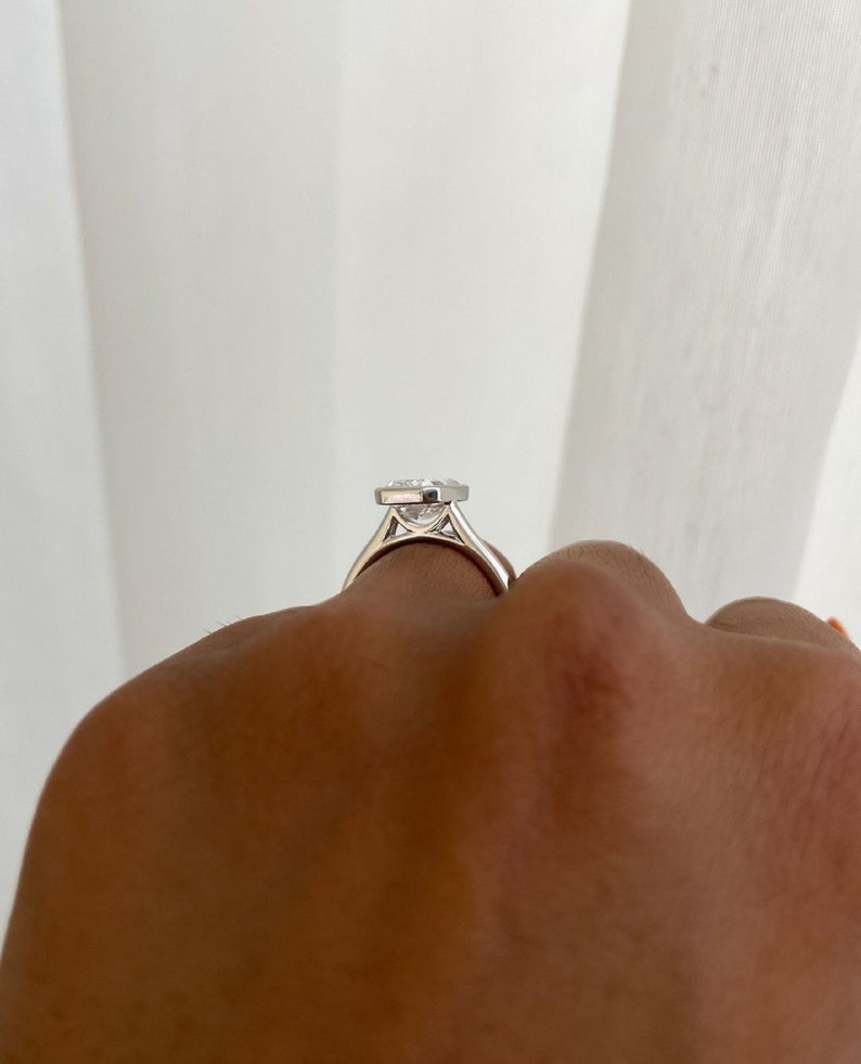 3ct Emerald-Cut Lab-Grown Diamond Solitaire Ring – Minimalist Elegance