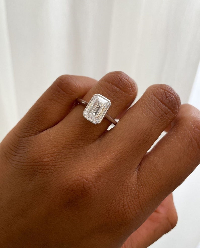 3ct Emerald-Cut Lab-Grown Diamond Solitaire Ring – Minimalist Elegance