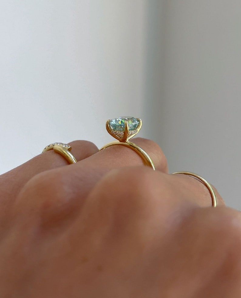 3ct Oval Cut Lab-Grown Diamond Engagement Ring in Solid Gold – Minimalist Elegant Statement Ring