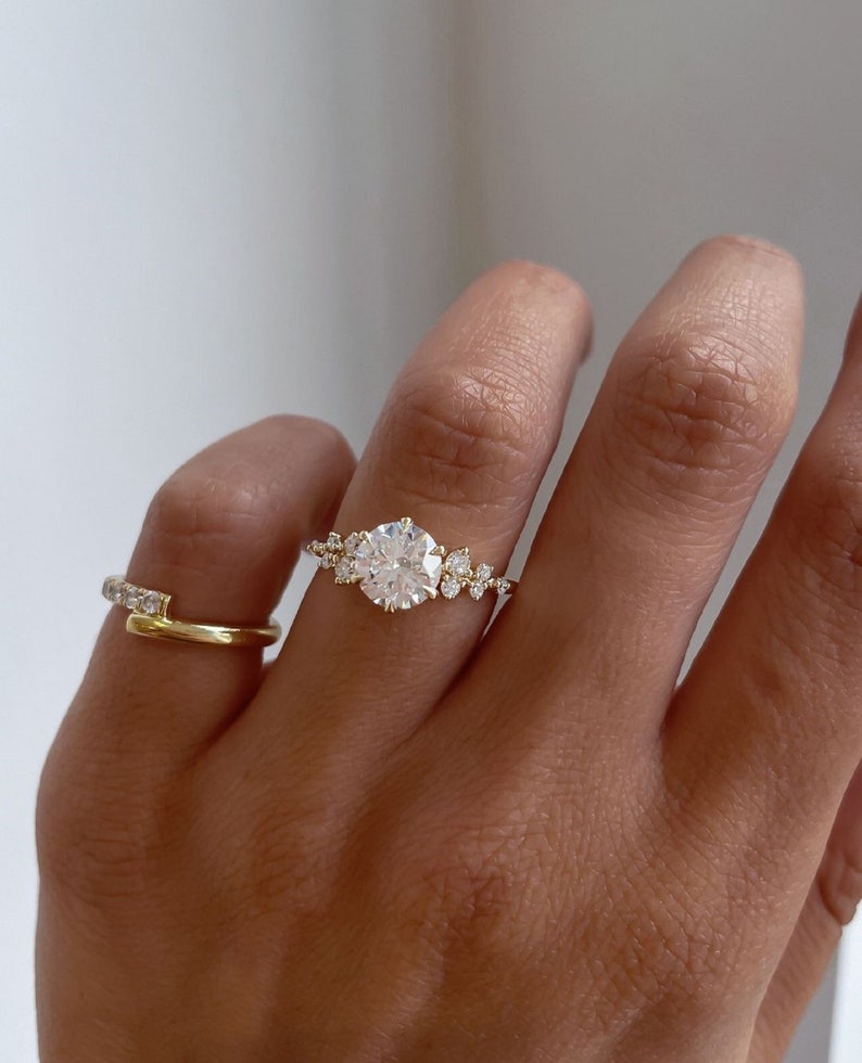 3ct Elegant Round Cut Diamond Cluster Engagement Ring – Gold Band Minimalist Luxury