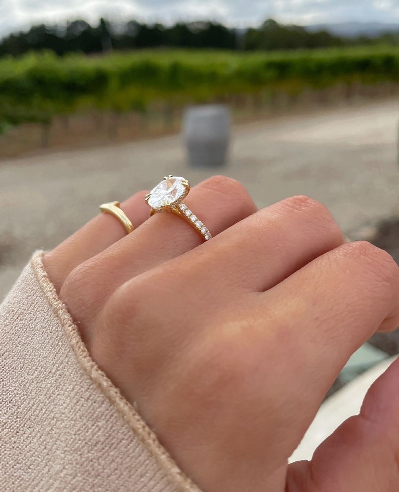 3ct Elegant Oval Cut Diamond Engagement Ring IGI Certified