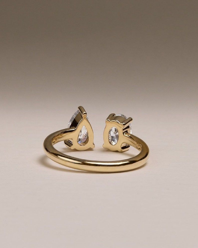 6ct Duo-Stone 3ct Pear & 3ct Oval Diamond Open Band Ring – 14K Gold Toi et Moi Engagement Ring