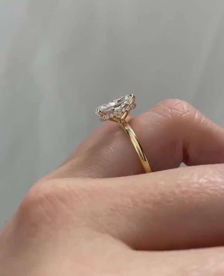 2ct Radiant Cut Lab grown Solitaire Diamond Ring in Gold – Minimalist Luxury Statement Ring