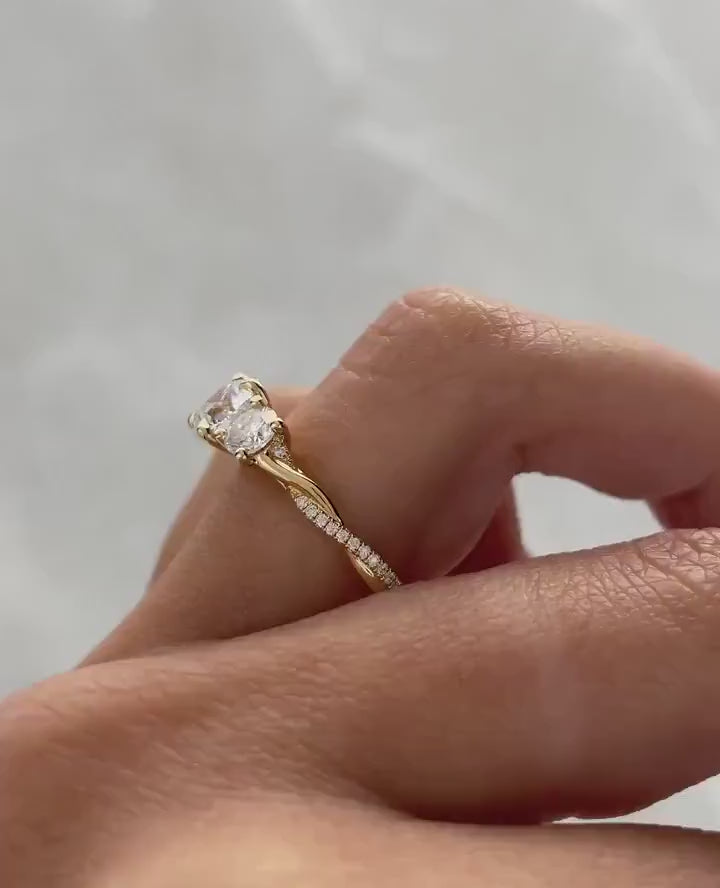 1.50ct 14K Yellow Gold Round Cut Three-Stone Engagement Ring, Side Diamonds 0.25ct Each.