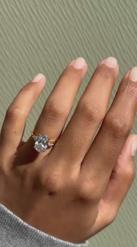 💎 3.07 Ct Oval Brilliant Lab Grown Diamond | F Color | VVS2 | IGI Certified