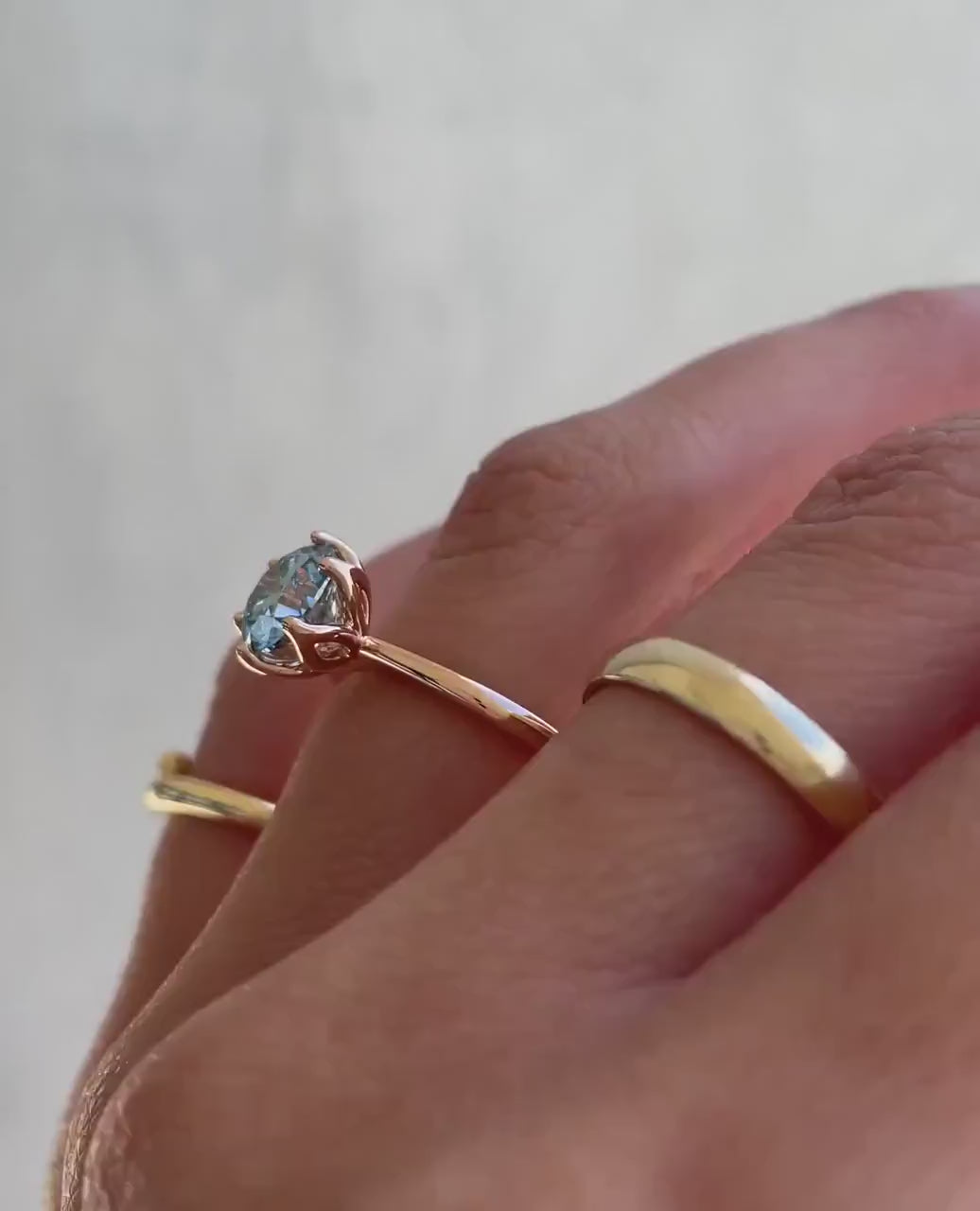 2ct Round Lab-Grown Blue Diamond Solitaire Ring – Lotus Petal 6-Prong Setting in Gold
